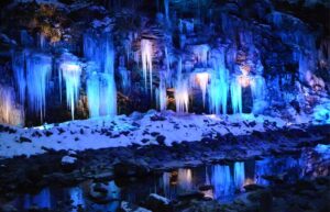 三十槌の氷柱